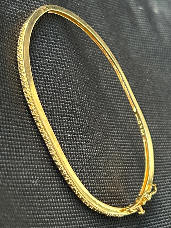 Jewelry - Gold-Tone 925 Silver Textured Women's Bangle Bracelet - Elegant Classic Style